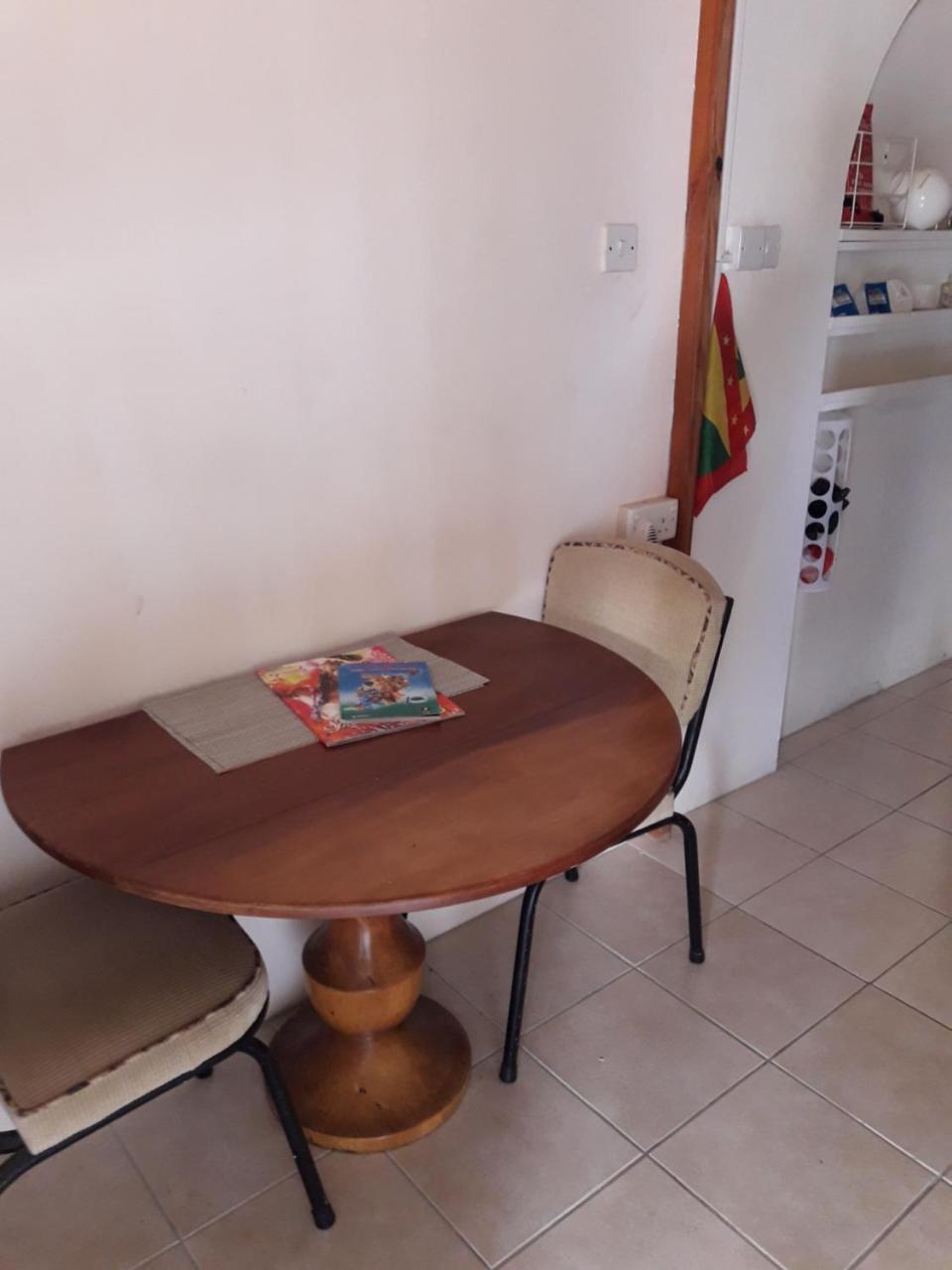 Cosy Corner Apartment St. George's ภายนอก รูปภาพ